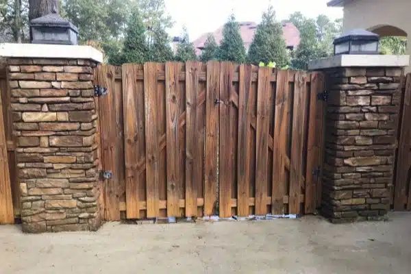 deck and fence cleaning