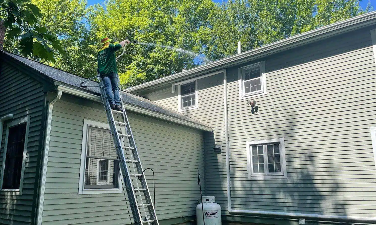 Roof Cleaning Service Portland ME 1